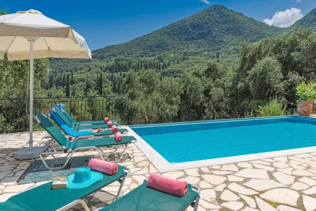 Villa Eleonas Strongyli  外观 照片