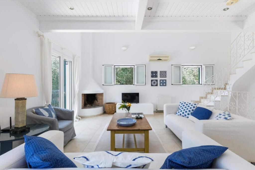 Villa Eleonas Strongyli  外观 照片