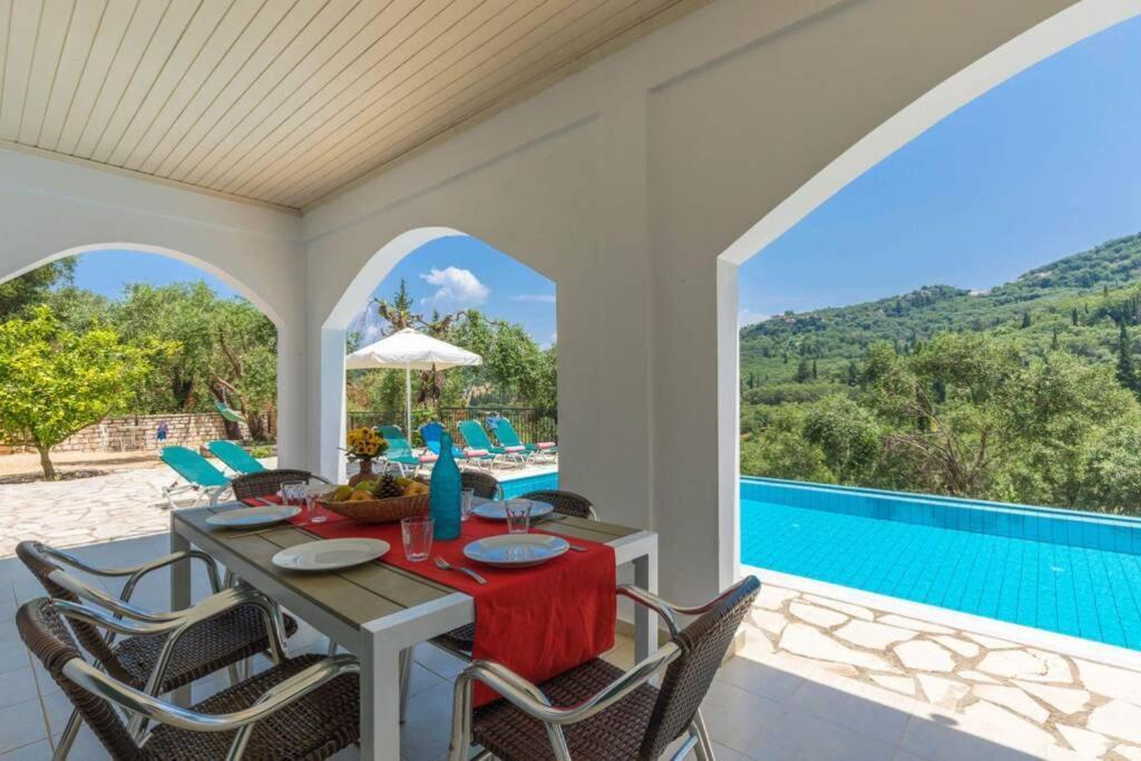 Villa Eleonas Strongyli  外观 照片