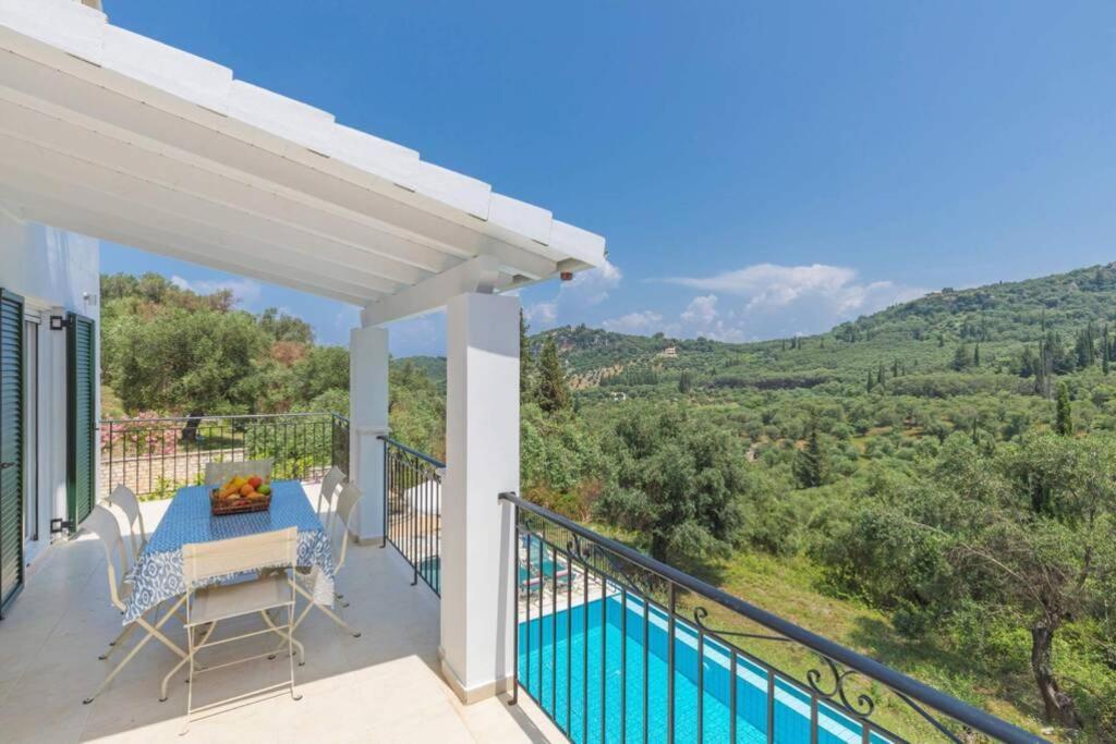Villa Eleonas Strongyli  外观 照片