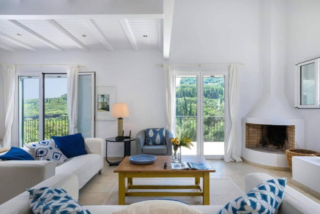 Villa Eleonas Strongyli  外观 照片